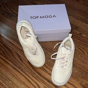 TOP Moda Shoes - Size 6